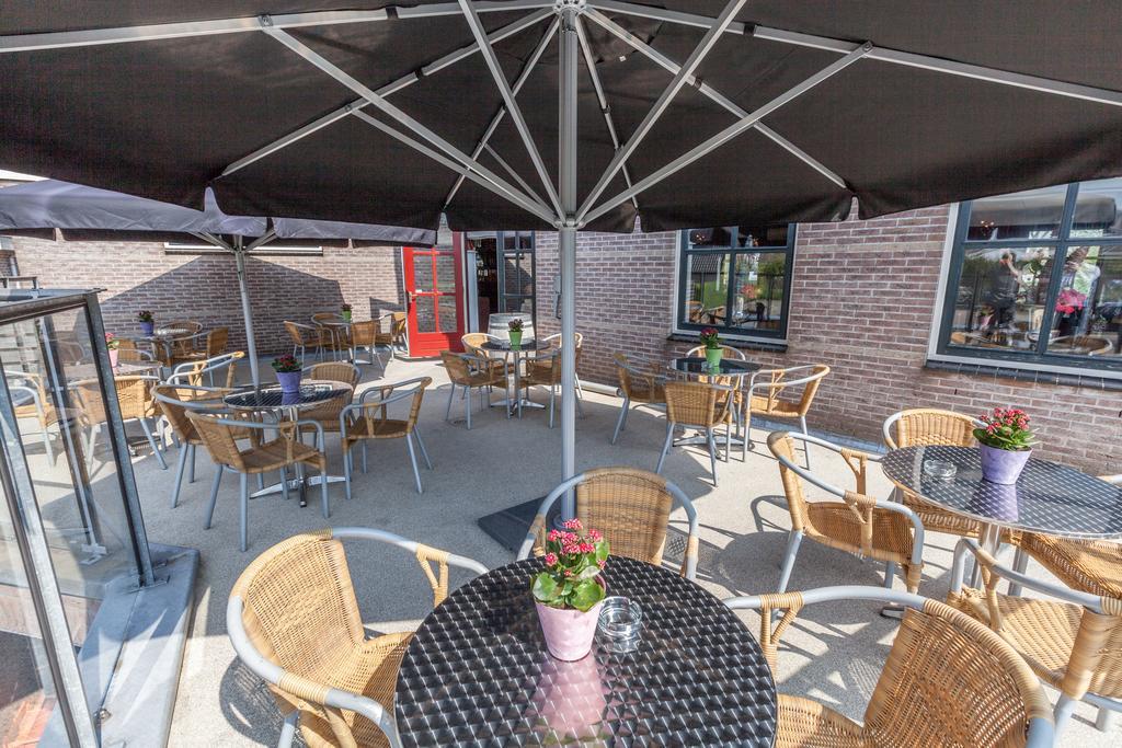 Hotel Restaurant De Buizerd Langedijk Exterior foto